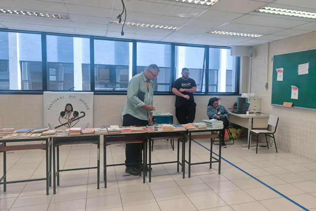 Pastoral do Menor realiza Bazar Literário no Centro Universitário Assunção