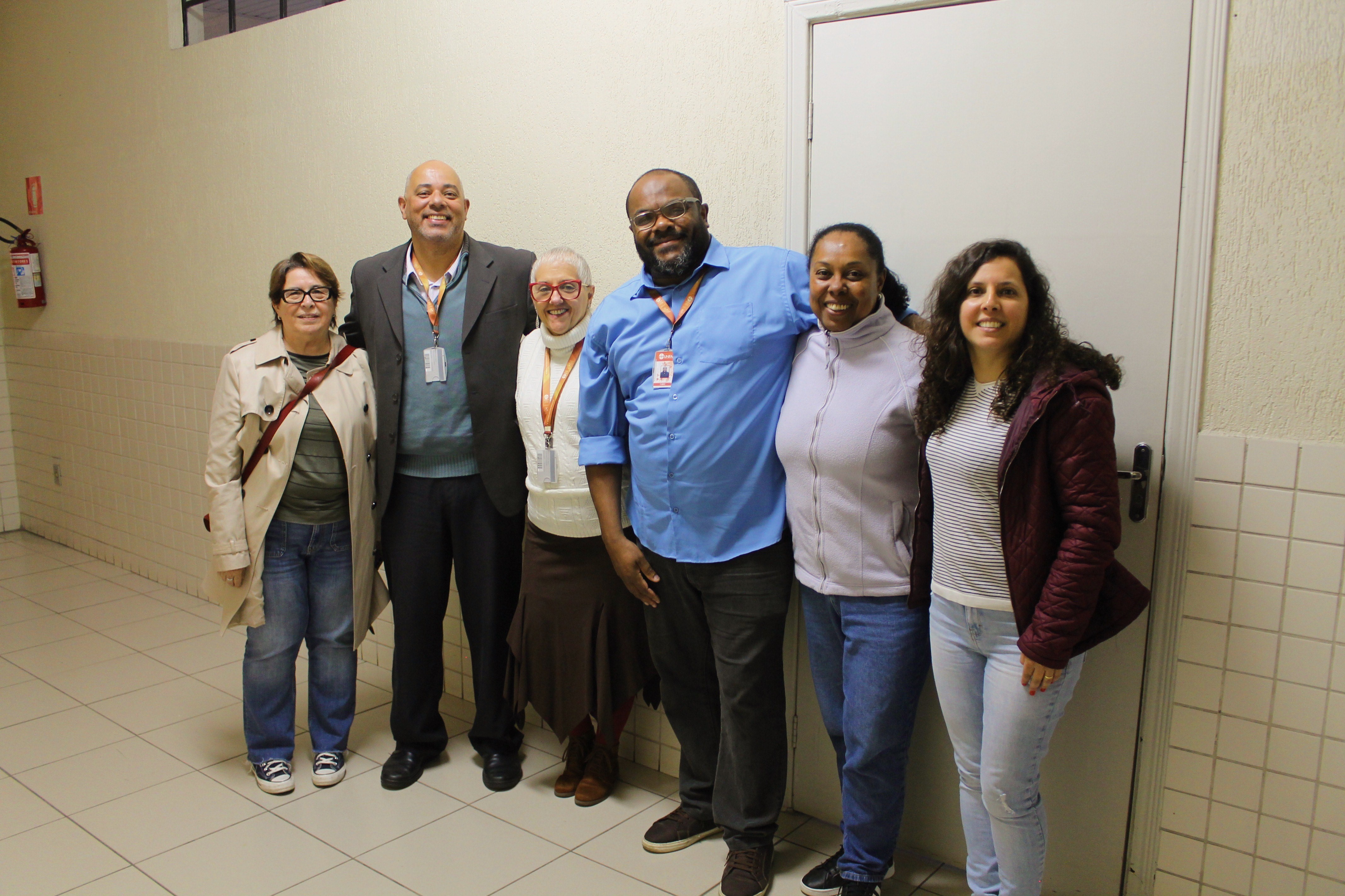 Professores e ex-alunos do curso de Biblioteconomia