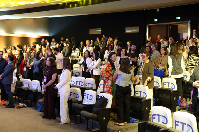 Momento de networking entre as Instituições presentes.