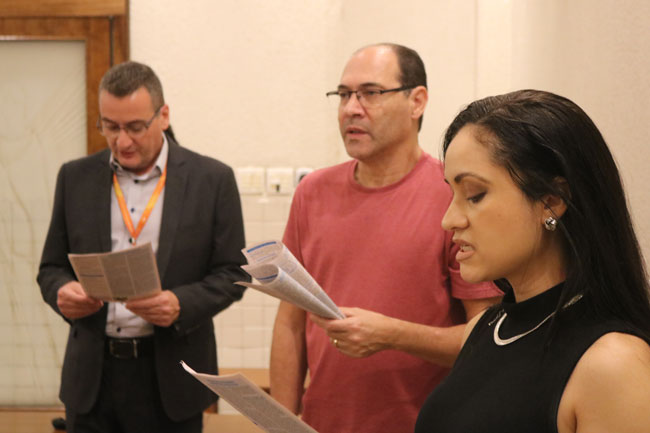 Vice-Reitor, Prof. Dr. Alessandro Venturini reunido com a comunidade acadêmica durante a celebração