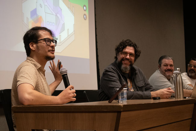 Estudantes apresentam suas pesquisas durante o último dia da II Jornada Filosófica Estudantil.