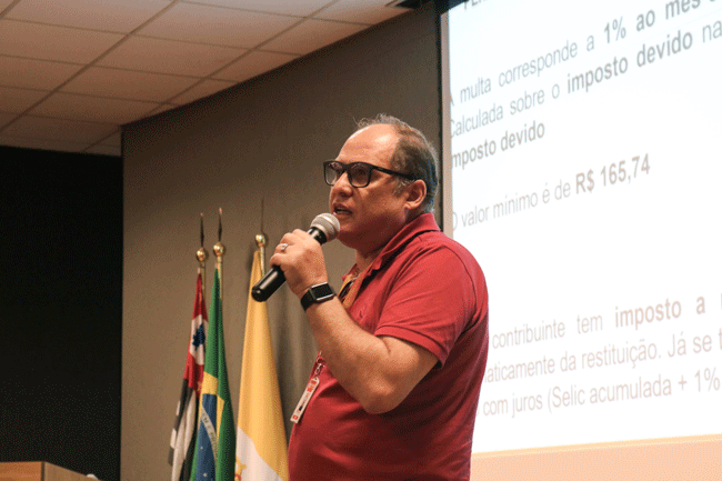 Prof. Me. Miguel Gazola durante Capacitação Gratuita no Assunção.