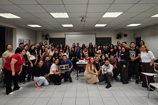 Participantes da Dinâmica "A Ilha" no Centro Universitário Assunção