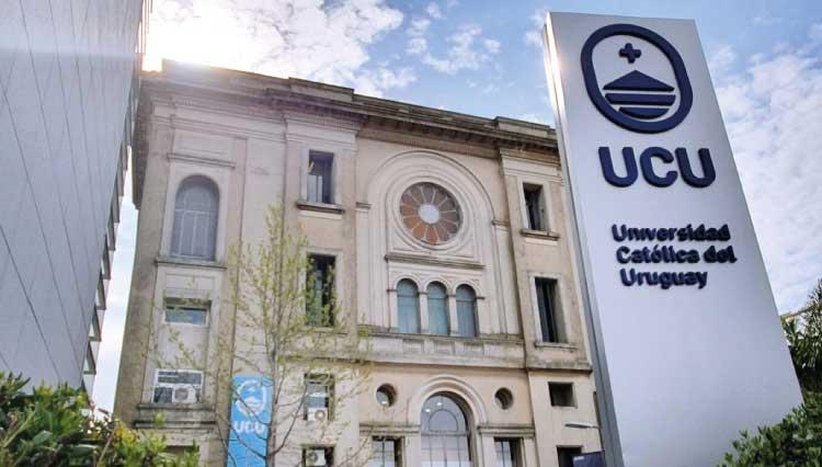 Imagem da fachada da Universidad Católica del Uruguay